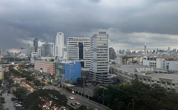Các chung cư mini xem lẫn chung cư cao tầng ở Bangkok - Ảnh: TTXVN