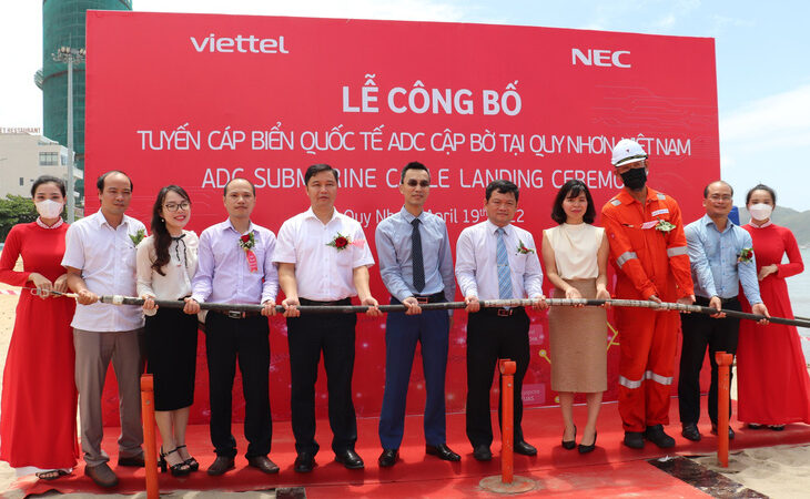 Viettel công bố cập bờ tuyến cáp ADC, băng thông lớn nhất Việt Nam - Ảnh 1.