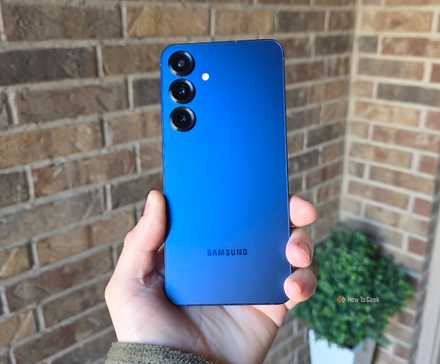 The Galaxy S25+ Convinced Me That Samsung Doesn't Need to Be Edgy 2 Galaxy S25 Plus back shining blue